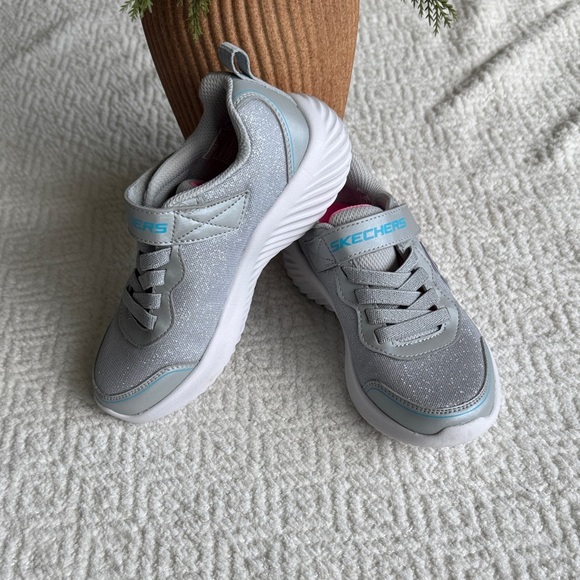 NWOT Skechers Shimmering Gray Sneakers - Picture 1 of 8